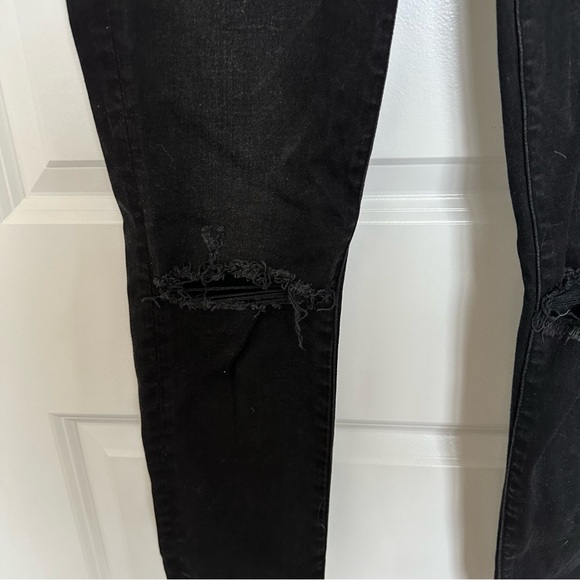 American Eagle Distressed The Luxe Jean Hi-Rise Jegging - Picture 4 of 9